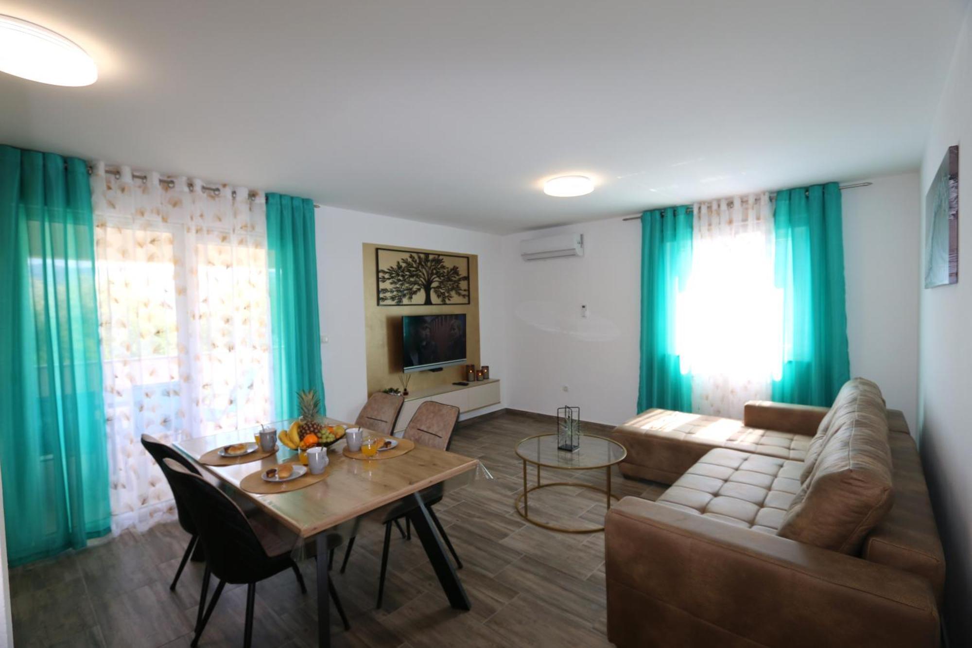 Apartments Mirjana Šilo Buitenkant foto