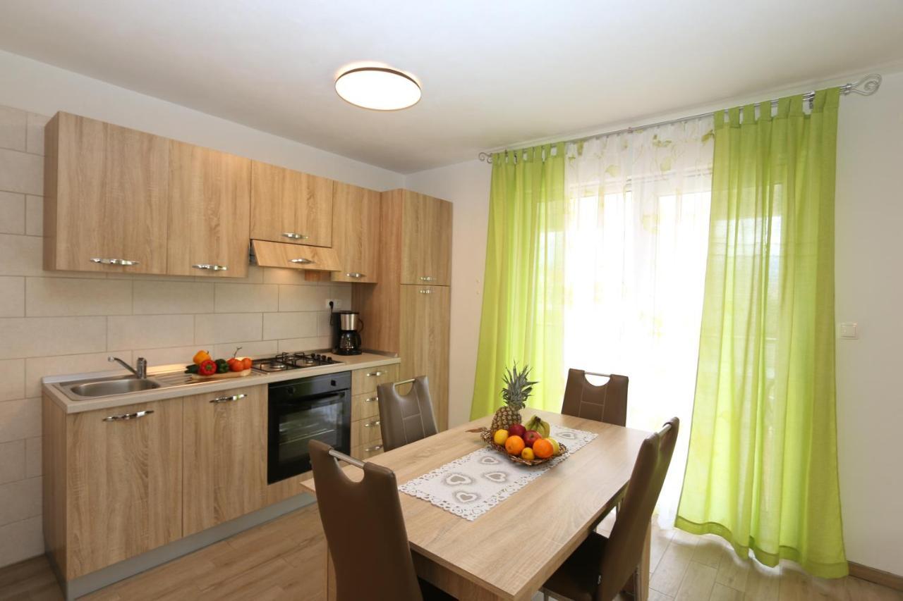 Apartments Mirjana Šilo Buitenkant foto