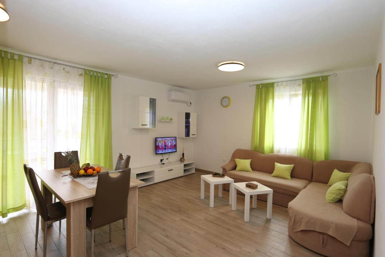 Apartments Mirjana Šilo Buitenkant foto