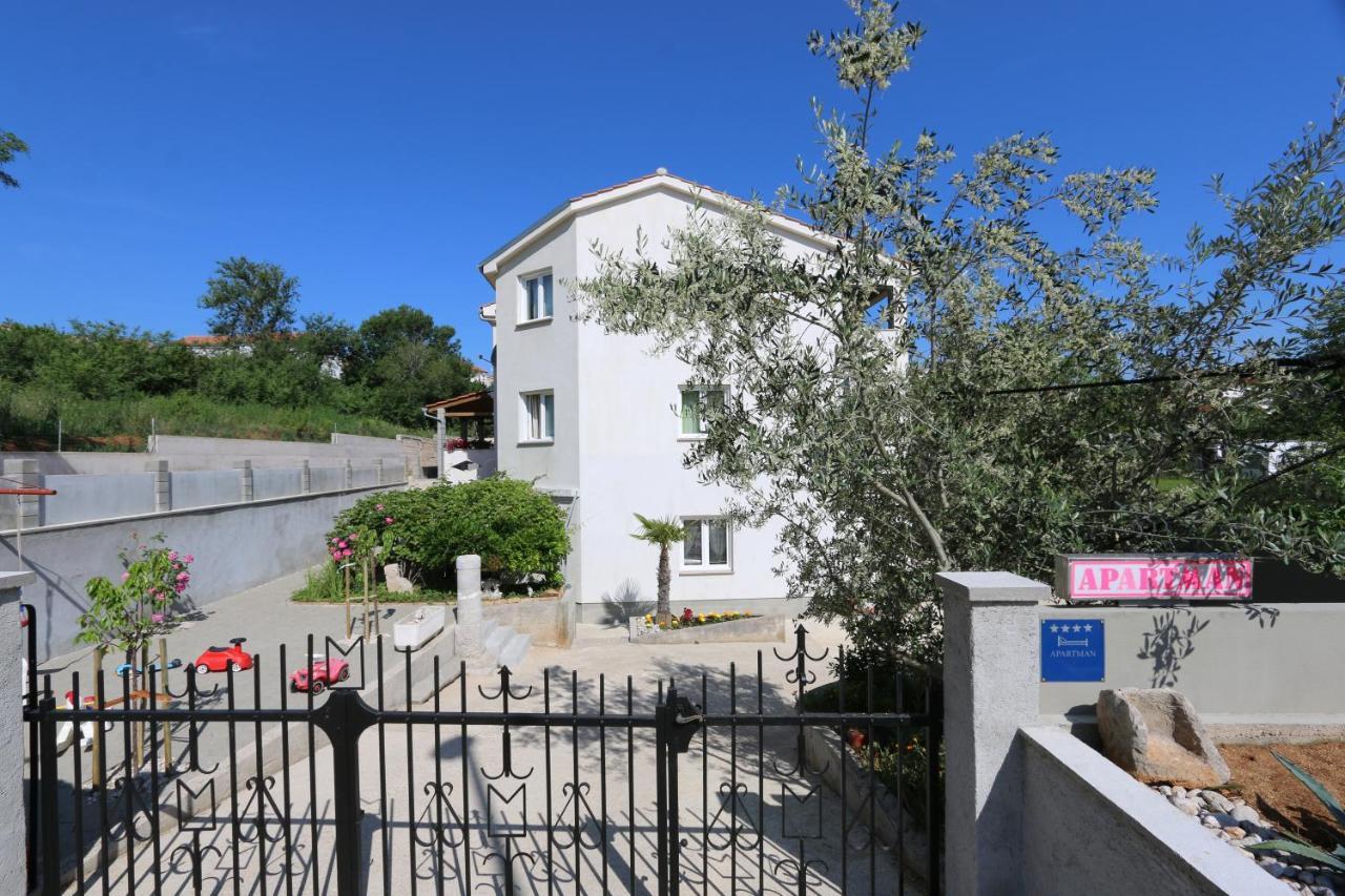 Apartments Mirjana Šilo Buitenkant foto