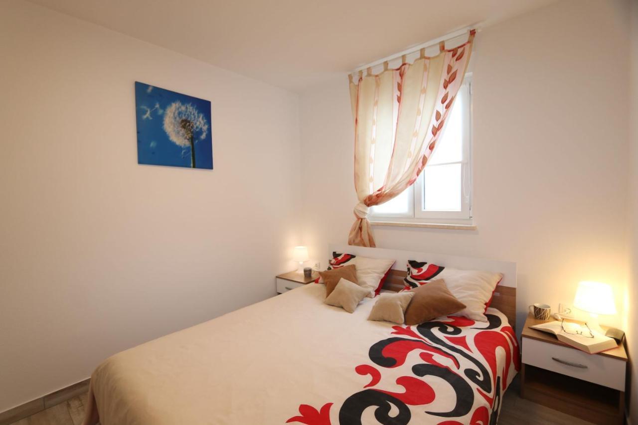 Apartments Mirjana Šilo Buitenkant foto